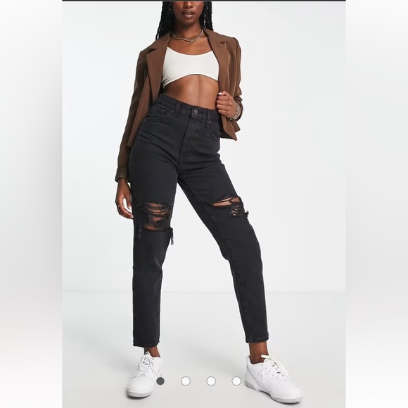 Levi’s jeans high waisted mom jean 25/28 distressed 100% cotton - Picture 5 of 16